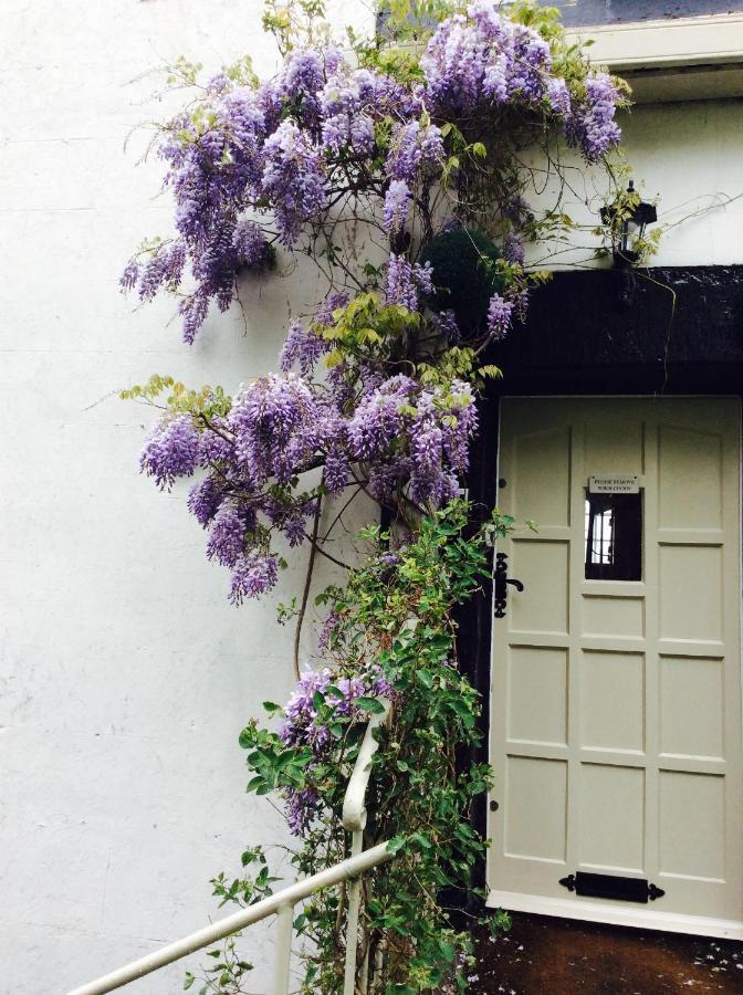 Willow Cottage B&B Yeadon Exterior photo